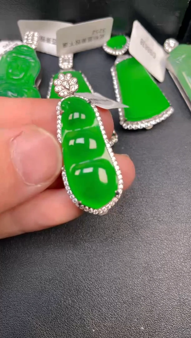 吊坠(不含链)银S925镶嵌翡翠吊坠