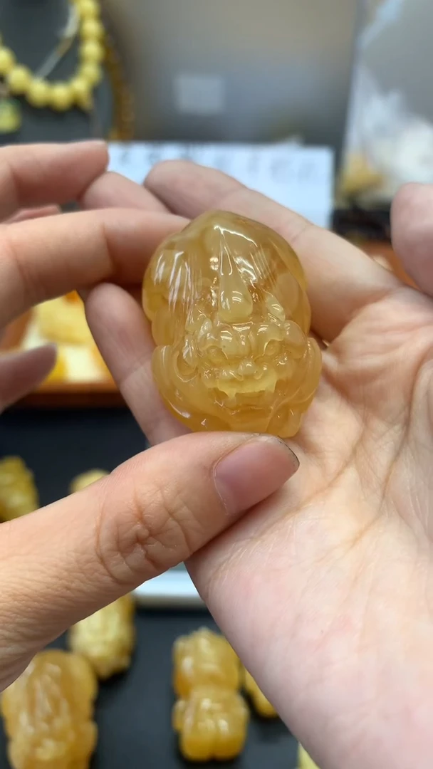 未镶嵌琥珀珠宝奇石59