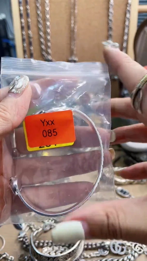 瓷片杰**过新永华世家小姨子分铺