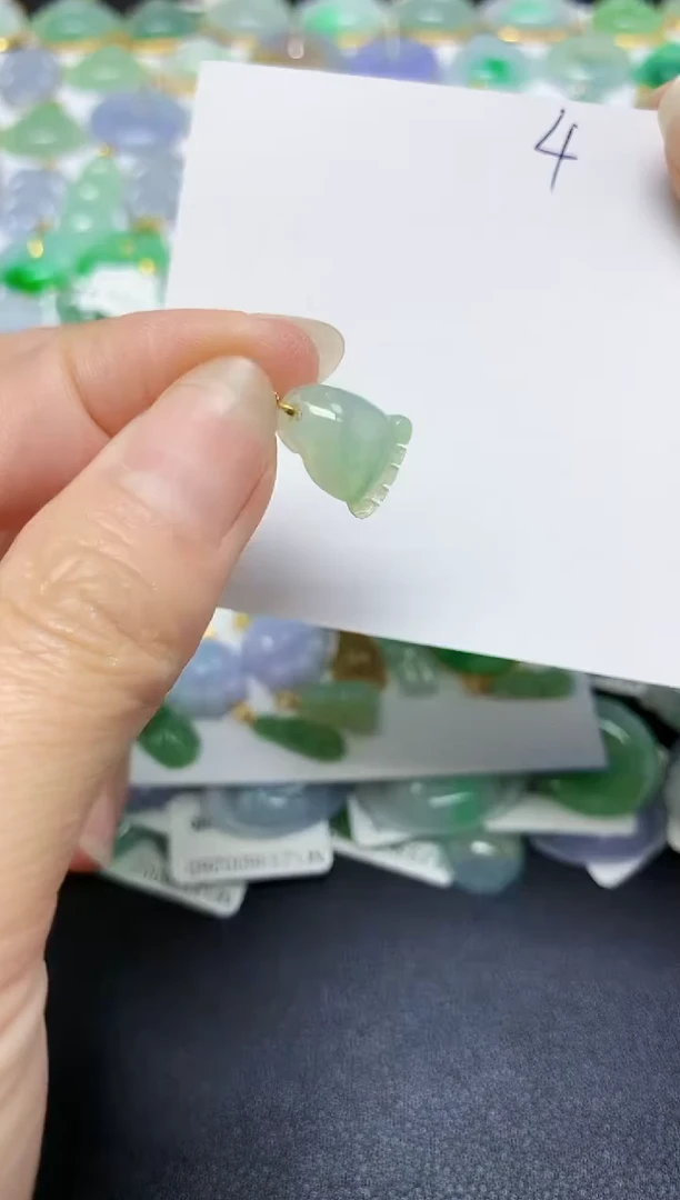 翡翠未镶嵌颈饰 天然翡翠A货