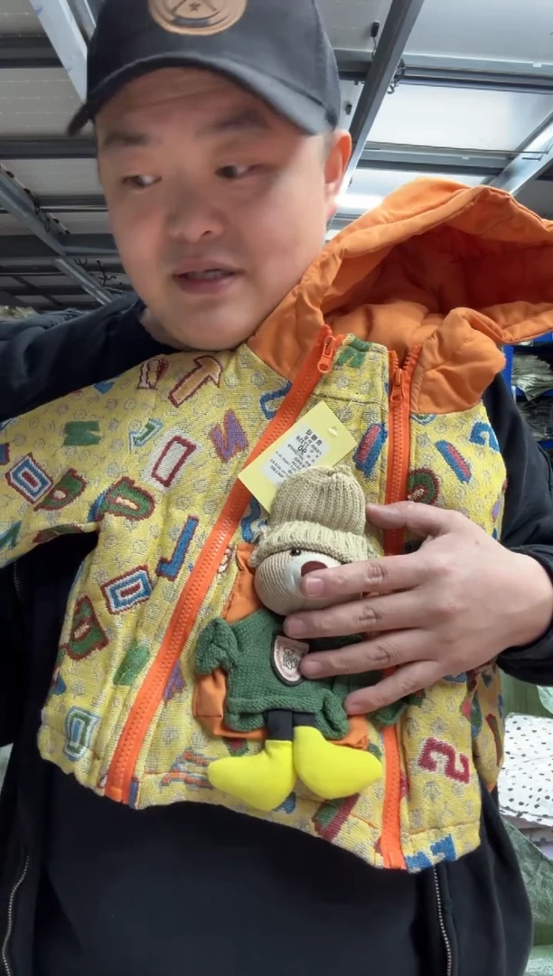 柠****)女童外套190 100