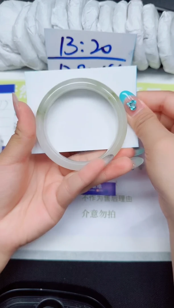 石英质玉手镯未镶嵌17-60.9