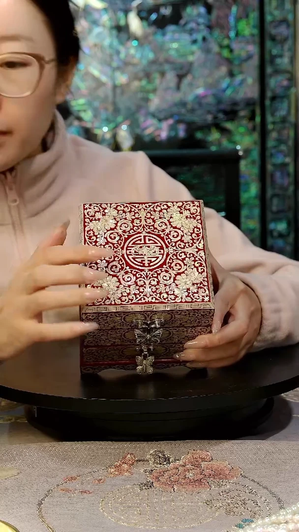 红底寿·弘贝雅螺钿漆器文化馆