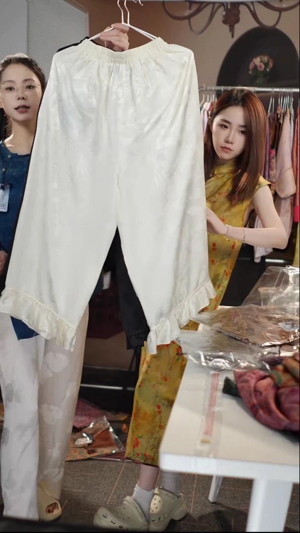 花边库白色