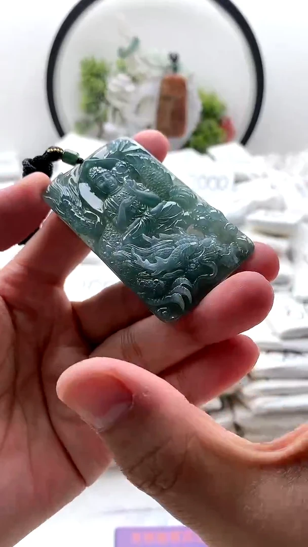 颈饰未镶嵌翡翠大势至