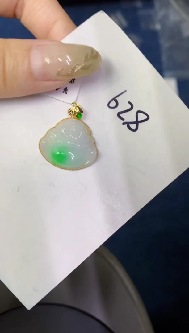 翡翠18K金镶嵌颈饰缅甸天然翡翠A货