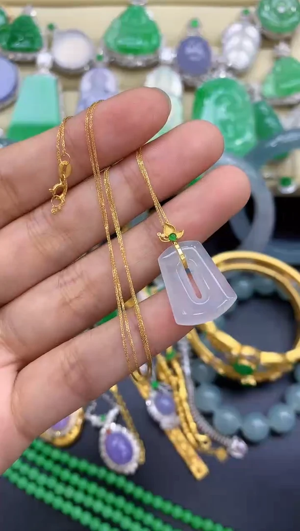 颈饰18K金镶嵌翡翠192-中国好珍宝