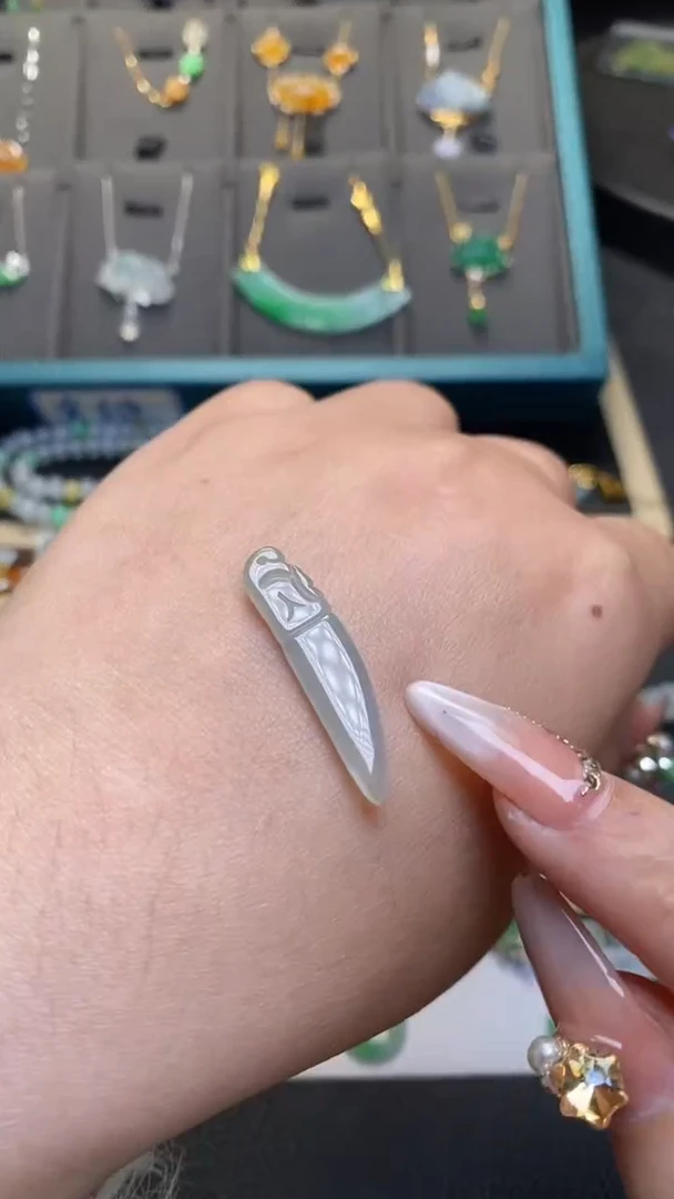 颈饰未镶嵌翡翠净货36894