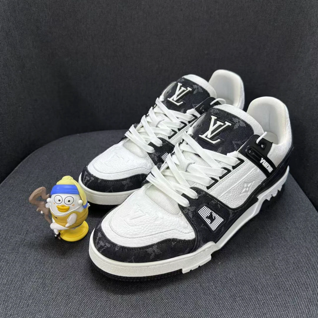 99新 LouisVuitton/路易威登 经典黑白牛仔trainer板鞋/百搭/正品
