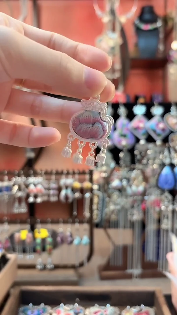 织绣 云织谣民族风精美饰品   89