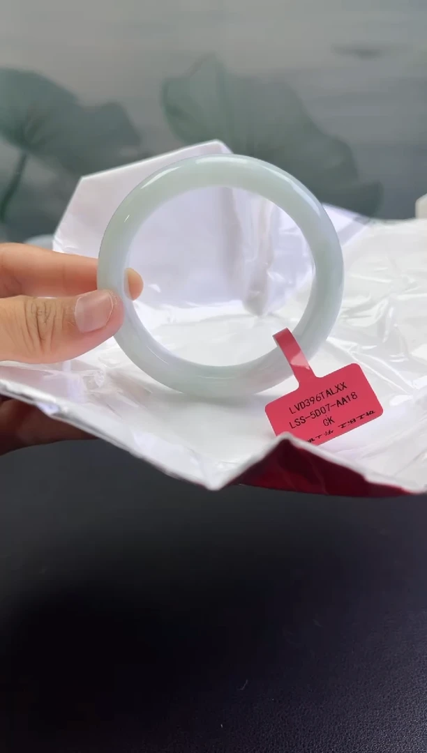 翡翠手镯未镶嵌翡翠手镯11