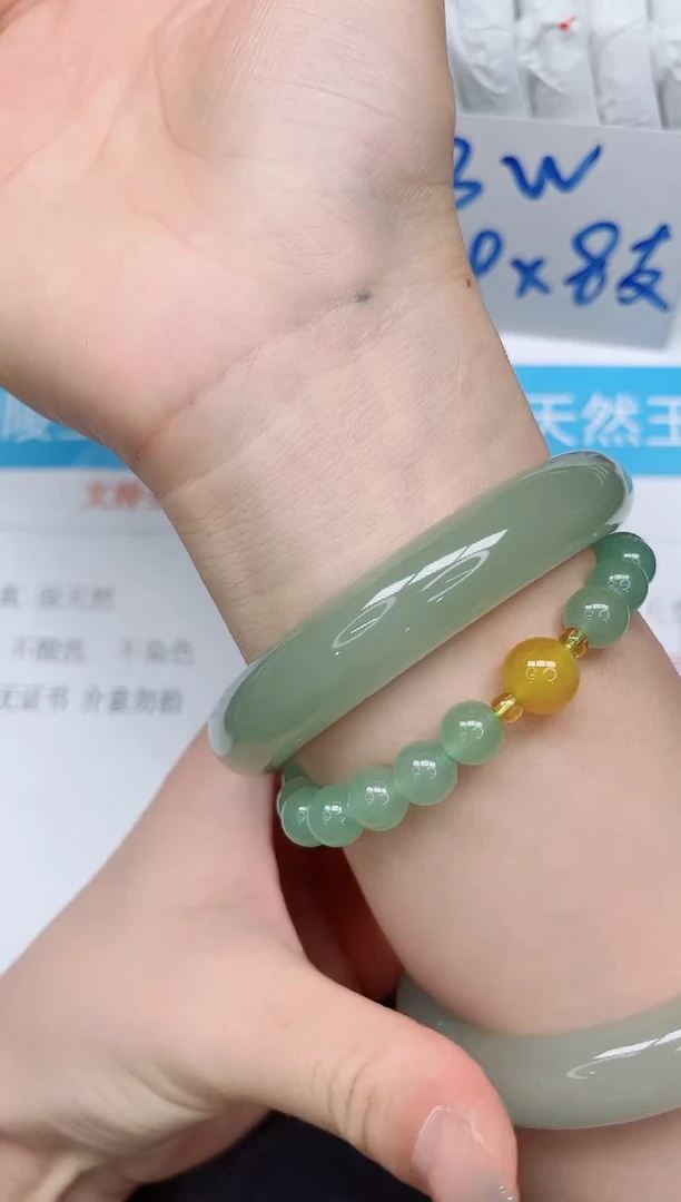 未镶嵌手镯石英质玉188-63