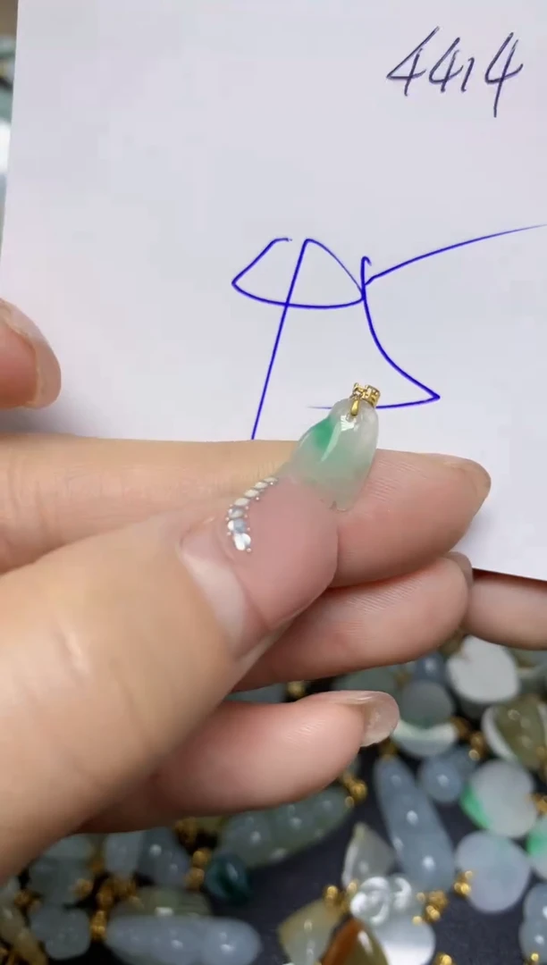 【闪购商品】翡翠挂件18K金镶嵌 天然翡翠A货