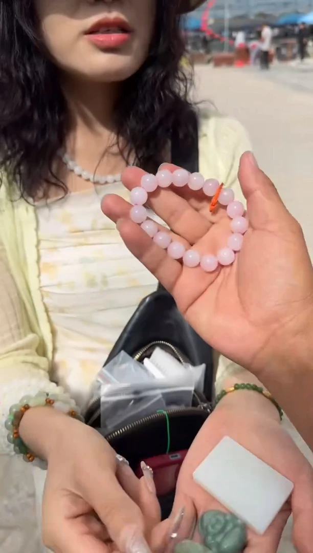 未镶嵌和田玉（糖玉）挂件和田玉