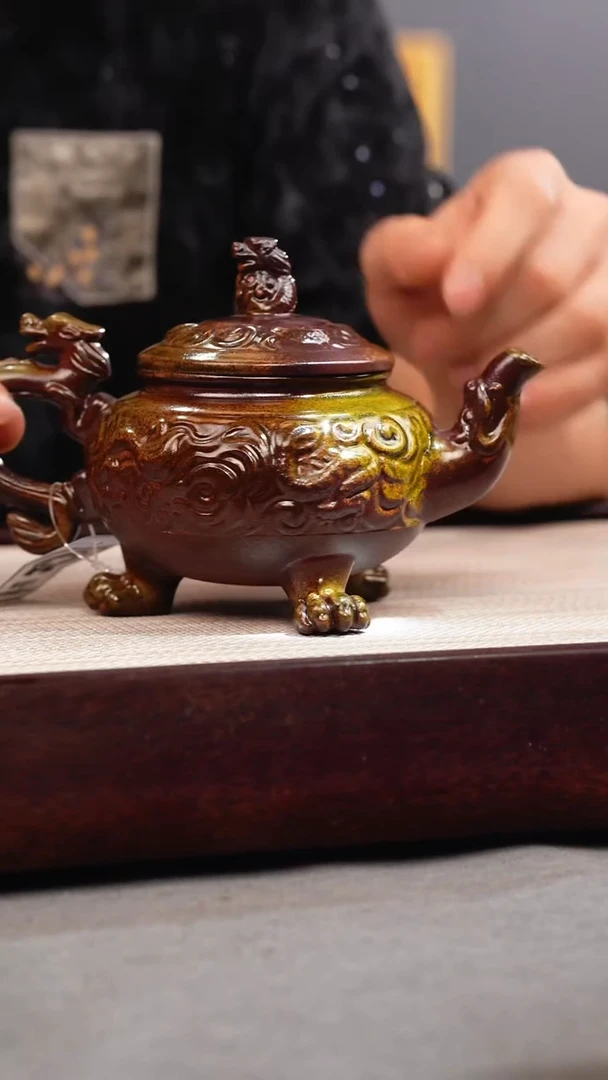 茶壶紫砂段泥 落釉 三足龙尊 刻绘