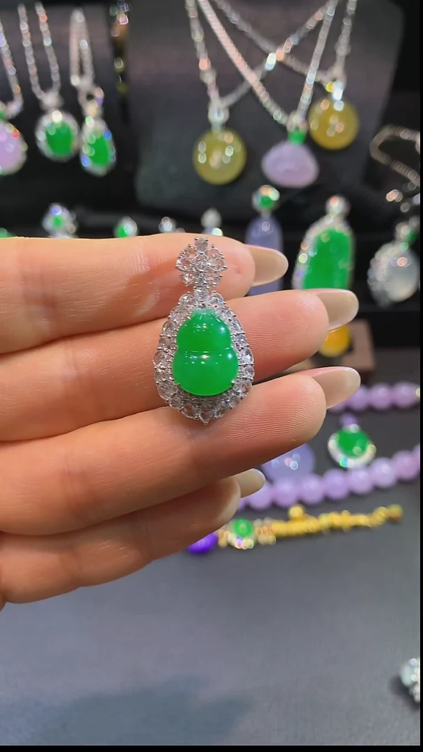 吊坠(不含链)18K金镶嵌翡翠吊坠