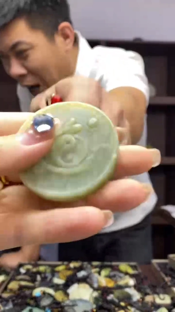 未镶嵌岫玉挂件