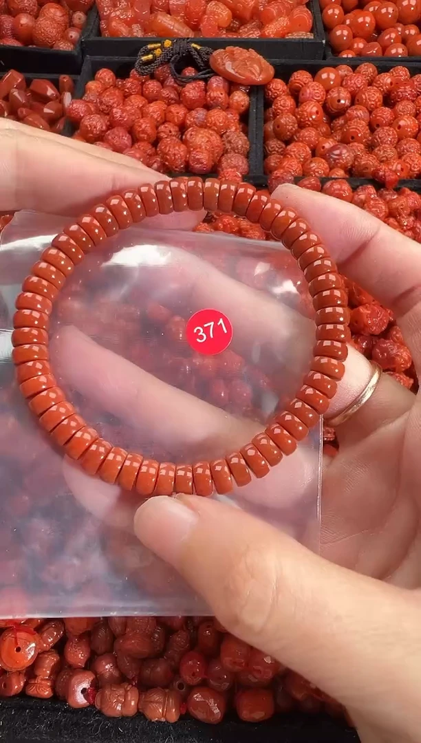 颈饰未镶嵌南红玛瑙1