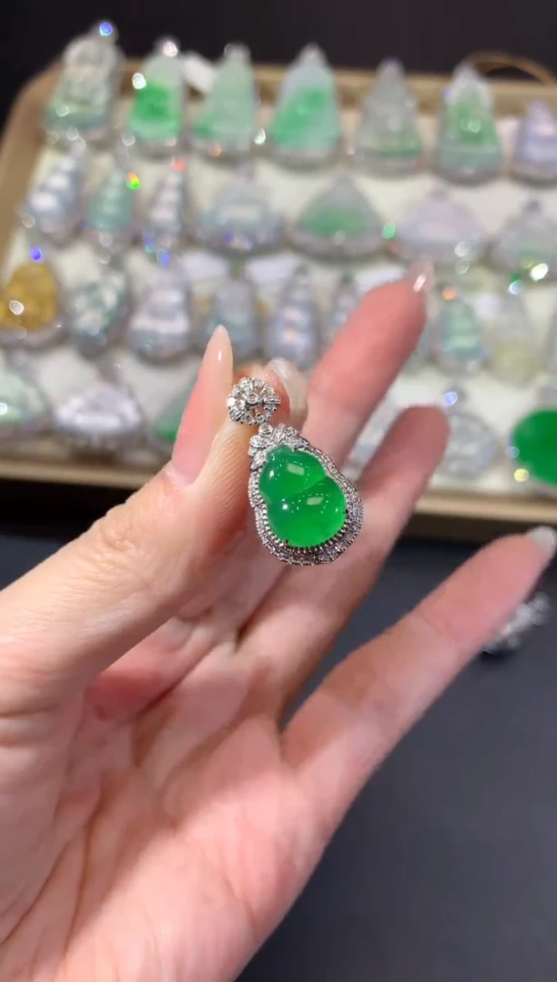 吊坠(不含链)18K金镶嵌翡翠13-葫芦