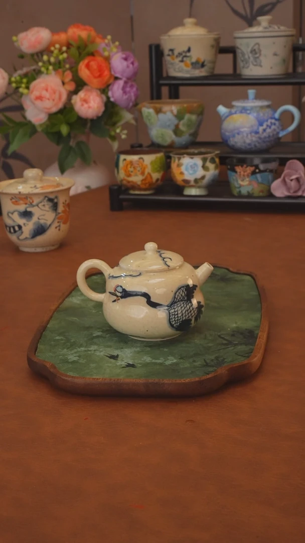 十三系列 祥云鹤壶  带开片