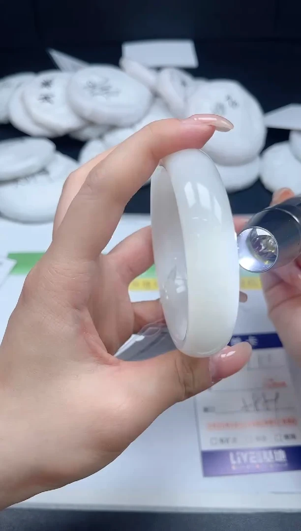 未镶嵌手镯和田玉0111