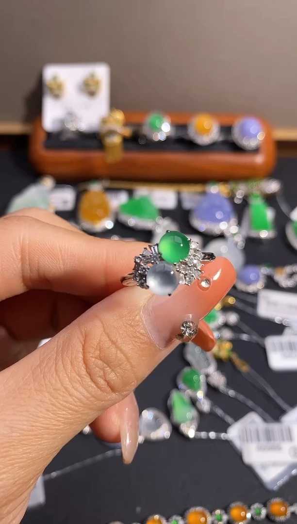 【闪购商品】翡翠戒指18K金镶嵌戒指