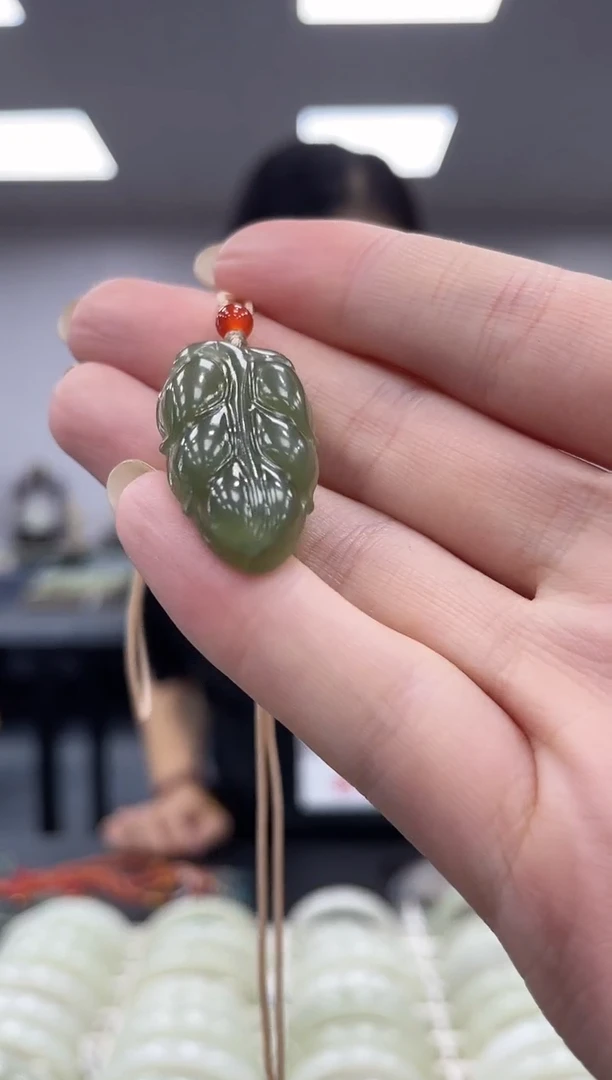 和田玉未镶嵌颈饰多样性拍一发一z叶子