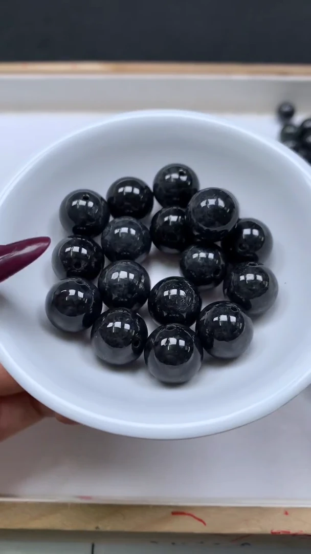 未镶嵌翡翠手饰A2081 翡翠 乌鸡 13mm 2个6.8元