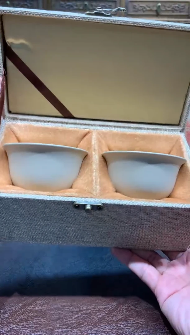 泥塑王宇白泥压手杯一对