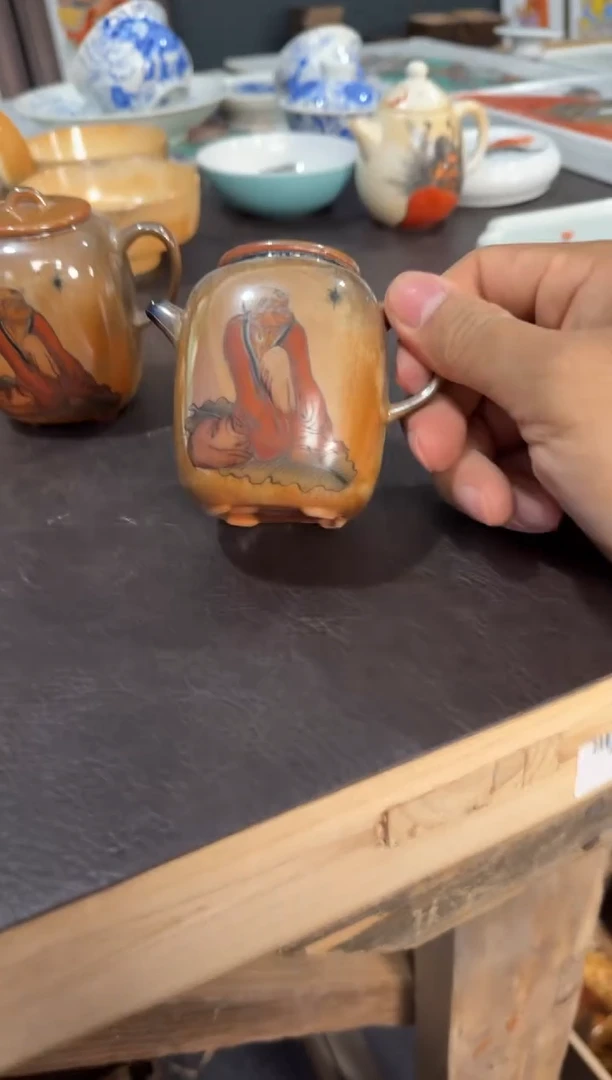 以笔为心，以瓷为纸。