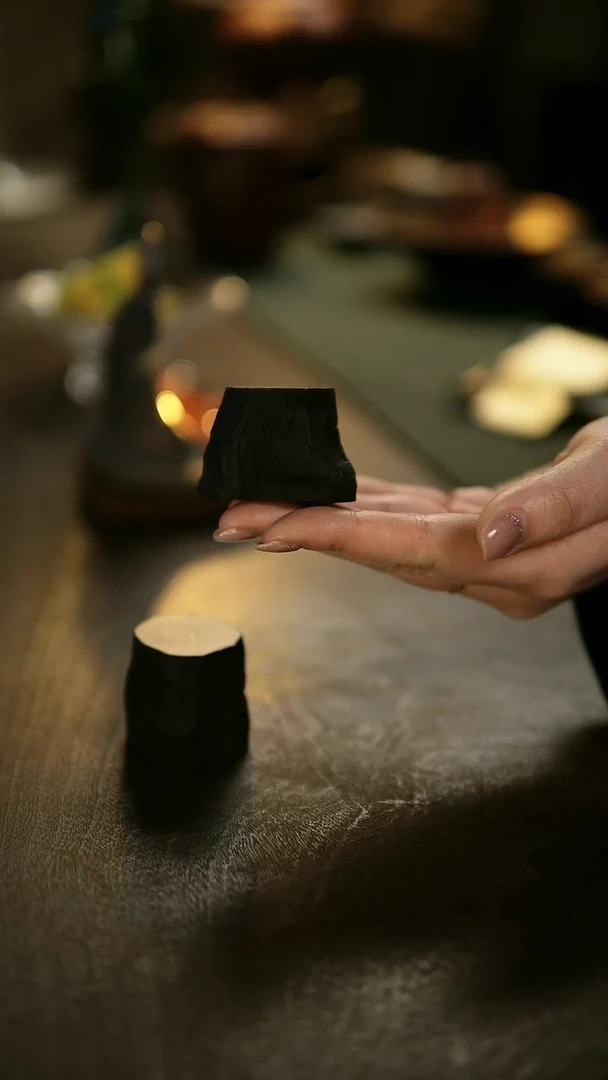 阿眠     木胎大漆银箔肌理盖置