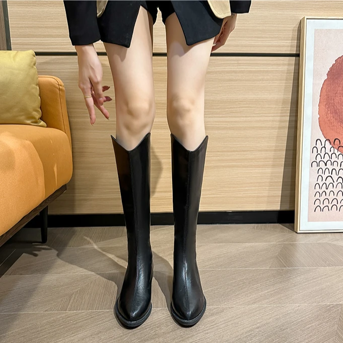 断码清仓尖头长筒靴女粗跟2025冬新款爆款小个子不过膝高筒时装靴