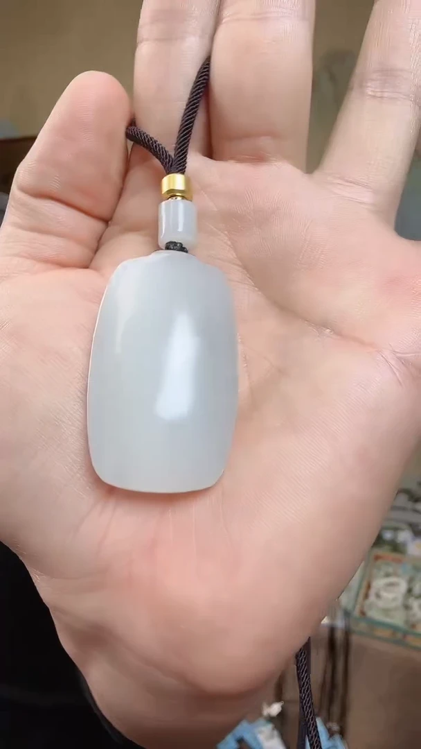 颈饰未镶嵌和田玉.