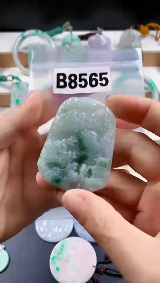 颈饰未镶嵌翡翠天然翡翠吊坠挂件