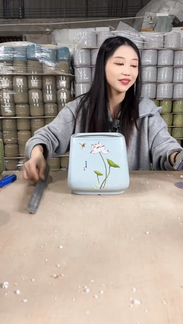 【闪购商品】陶瓷四方天蓝荷花大号16x17