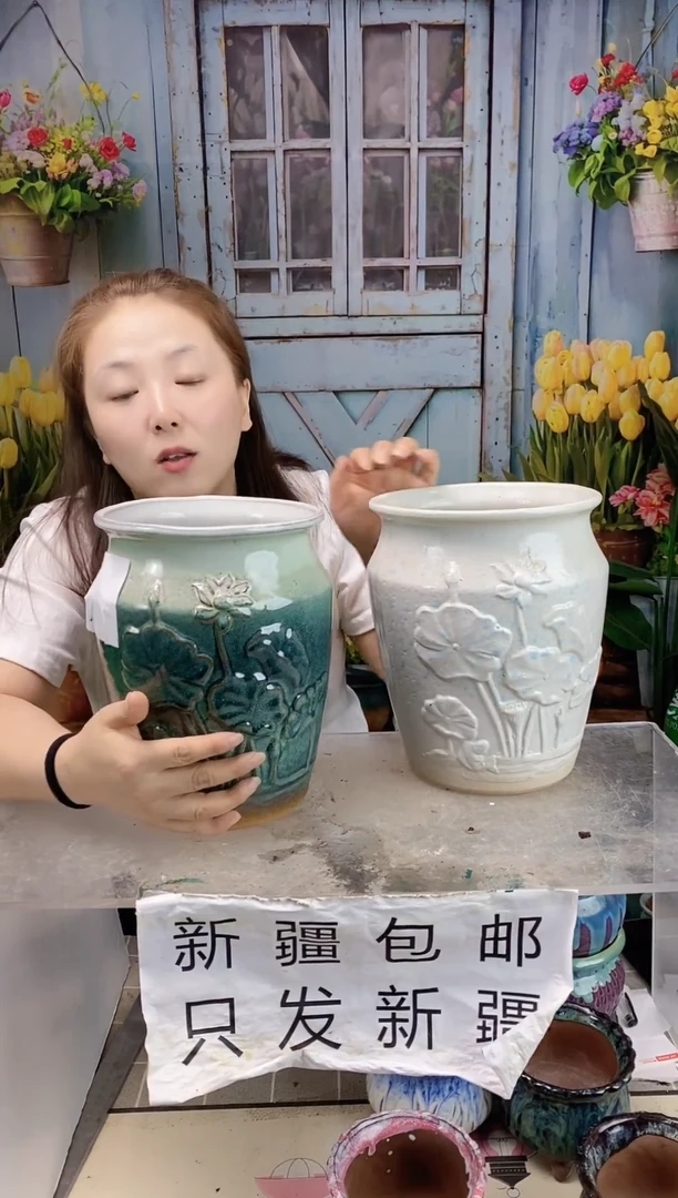 017白绿浮雕陶莲蓬盆两个装