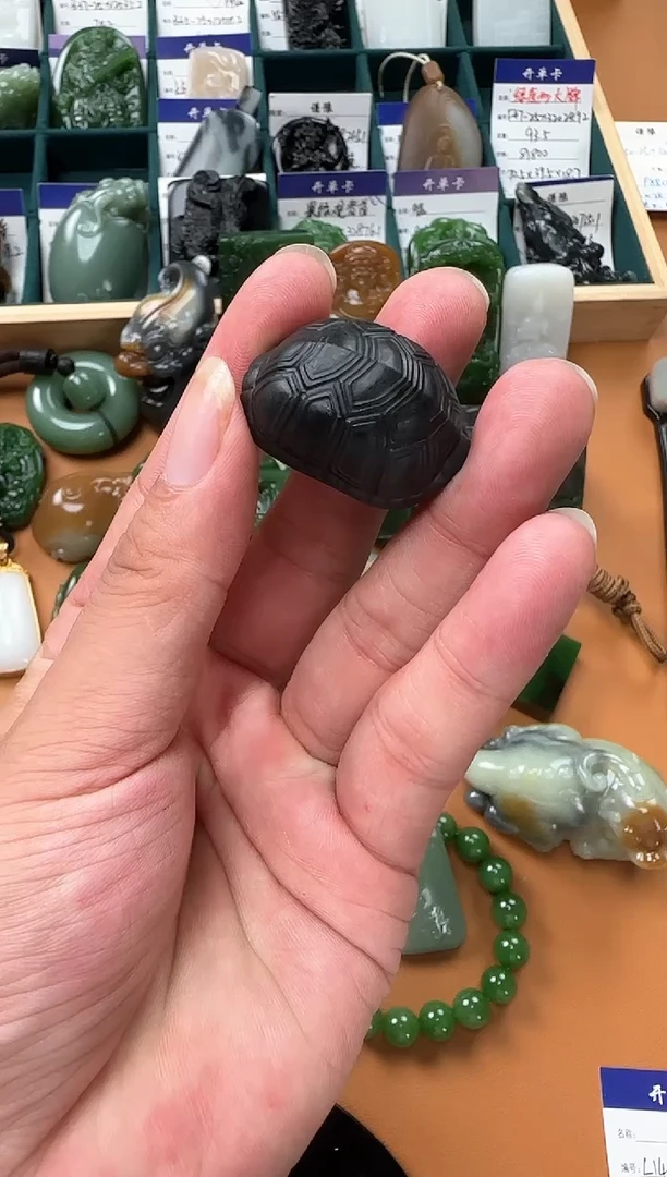 未镶嵌和田玉挂件墨玉龟甲