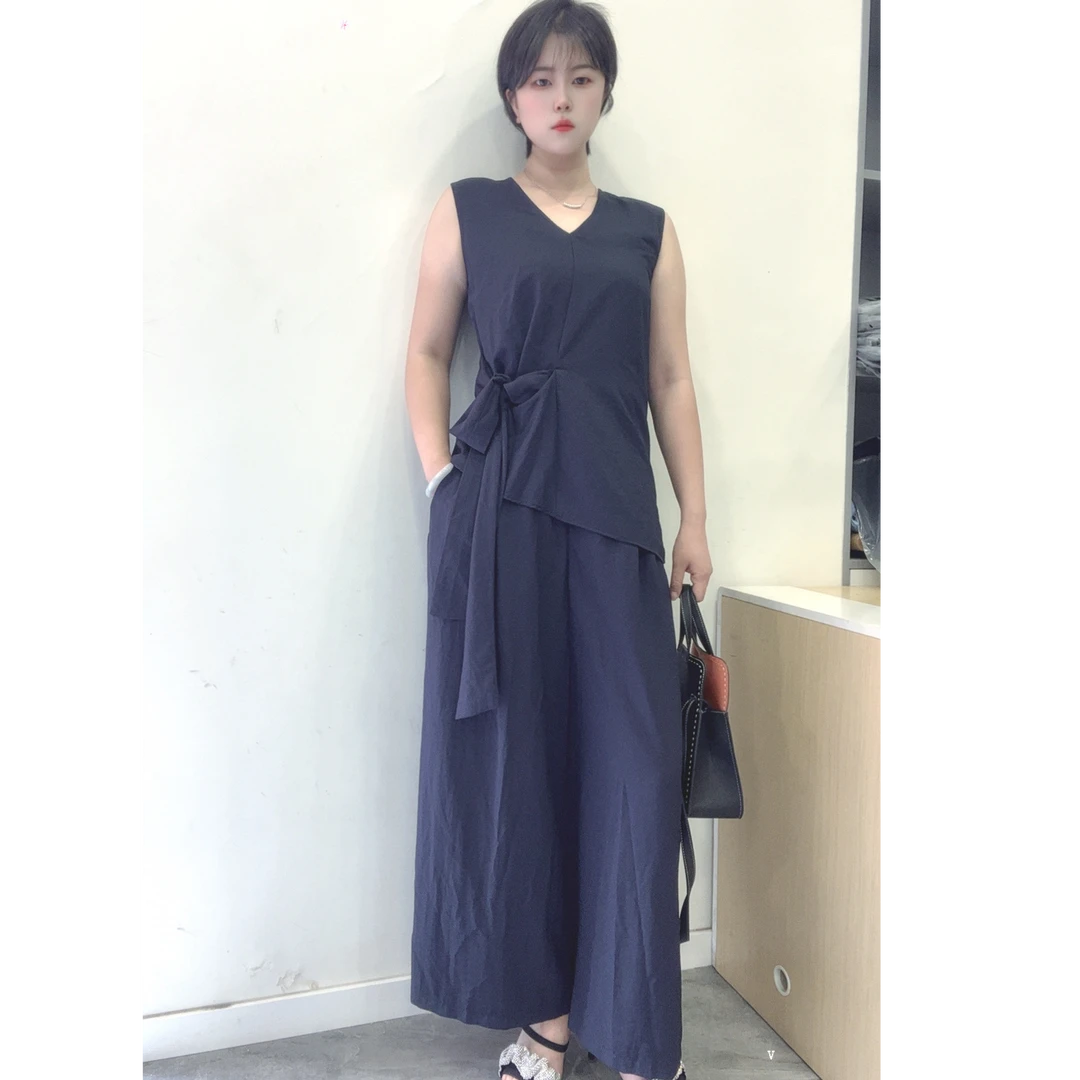 女士套装无袖两件套设计师款巨显瘦