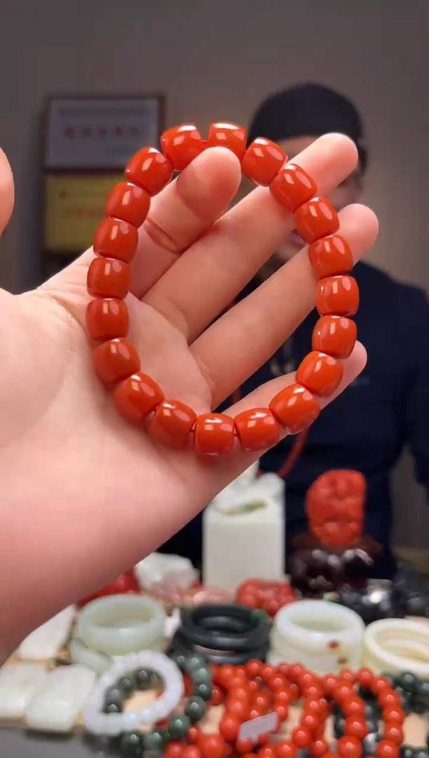 颈饰未镶嵌南红玛瑙手串