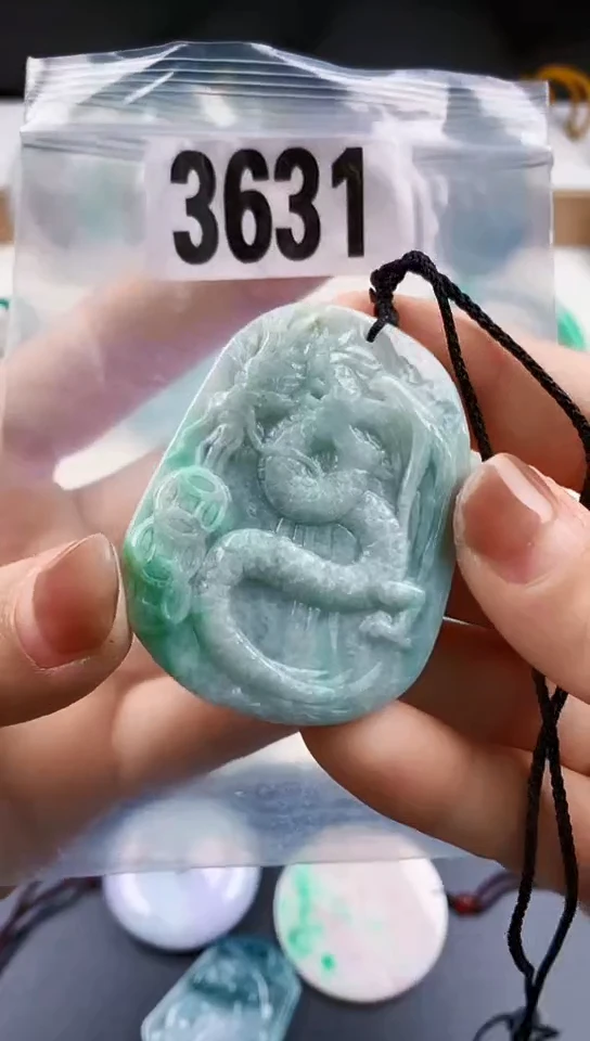 颈饰未镶嵌翡翠天然翡翠吊坠·挂件