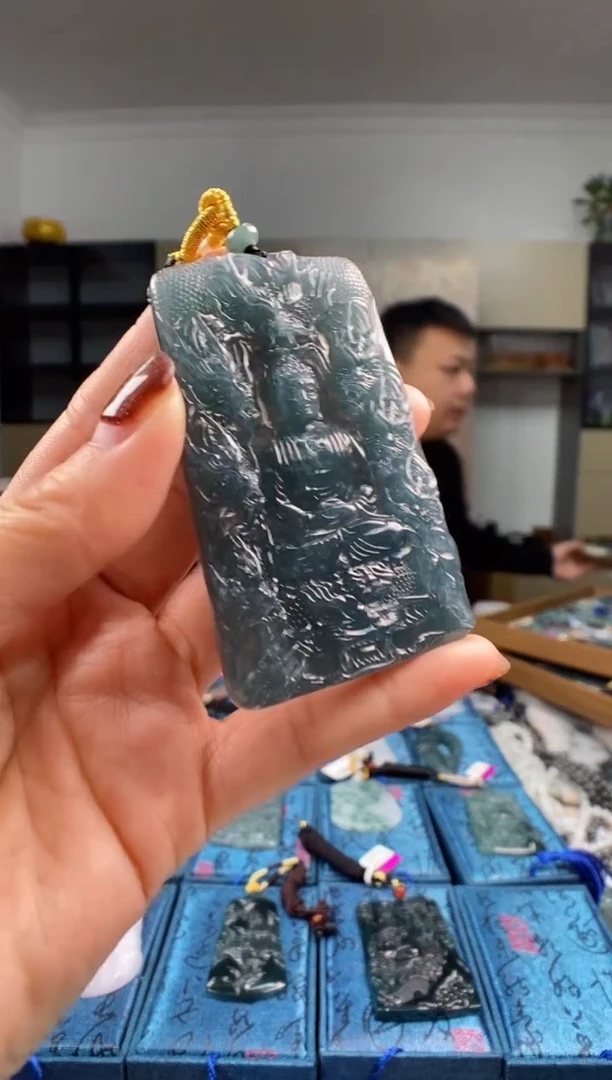 颈饰未镶嵌翡翠多样性发其一