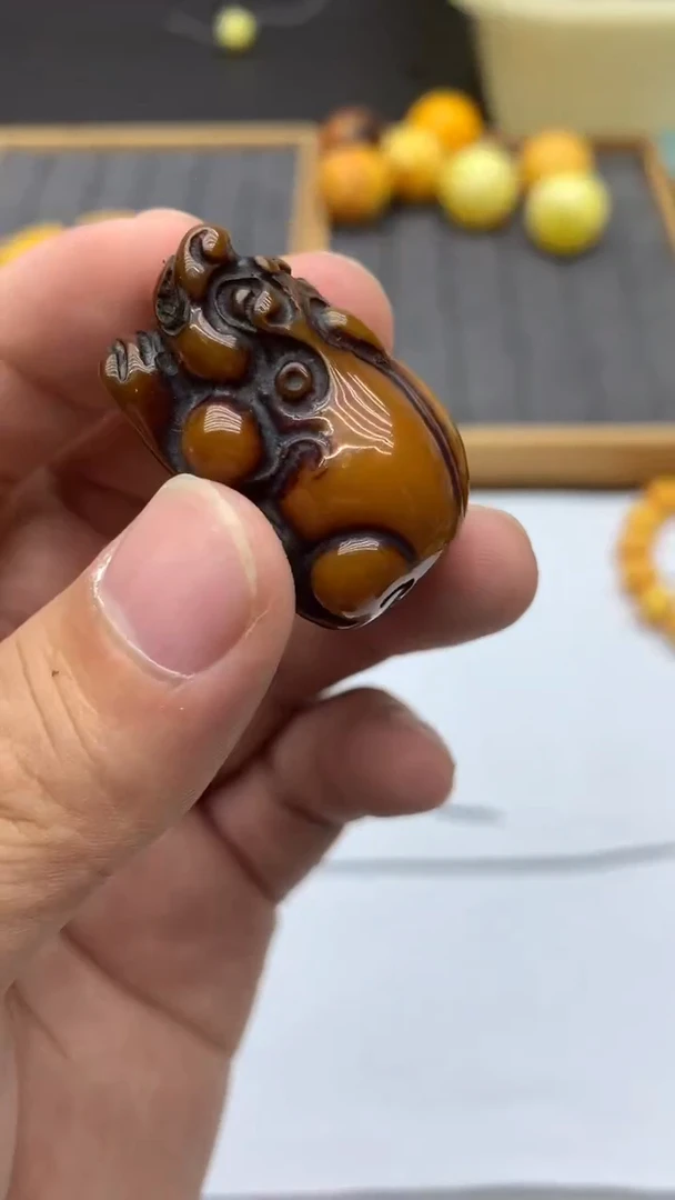 D43.雕刻小貔犰吊坠