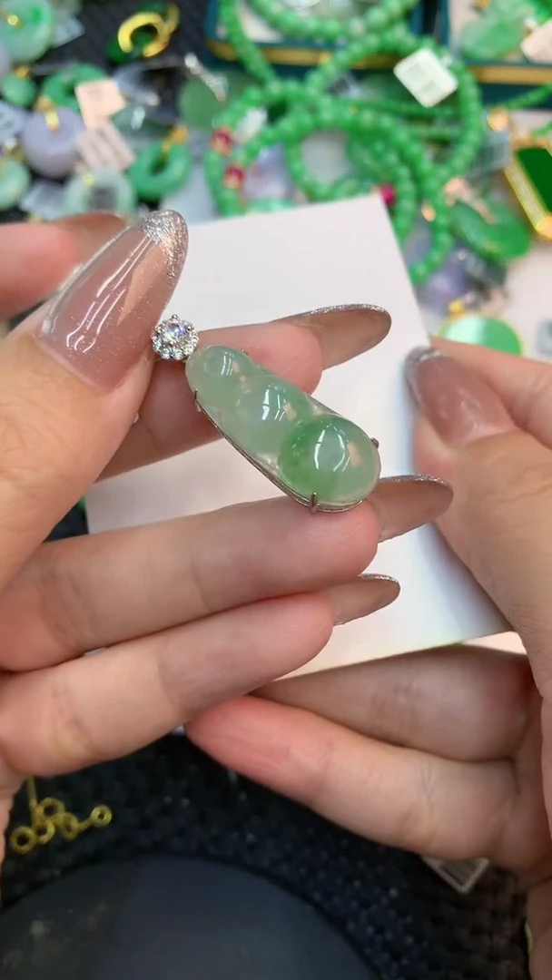 颈饰未镶嵌翡翠1