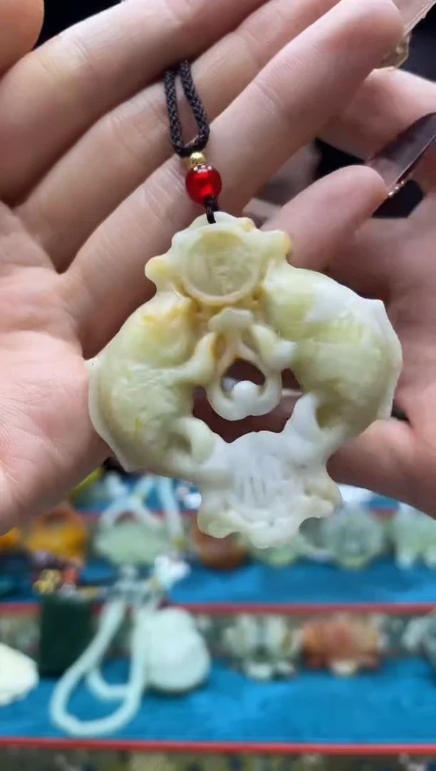 未镶嵌岫玉吊坠·