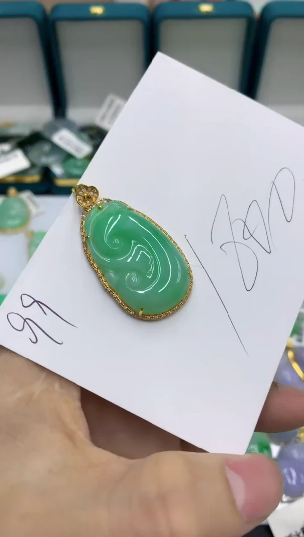 【闪购商品】翡翠颈饰18K金镶嵌号链接11111