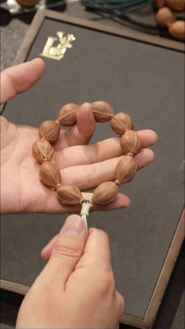 手串橄榄核17带标铁素核