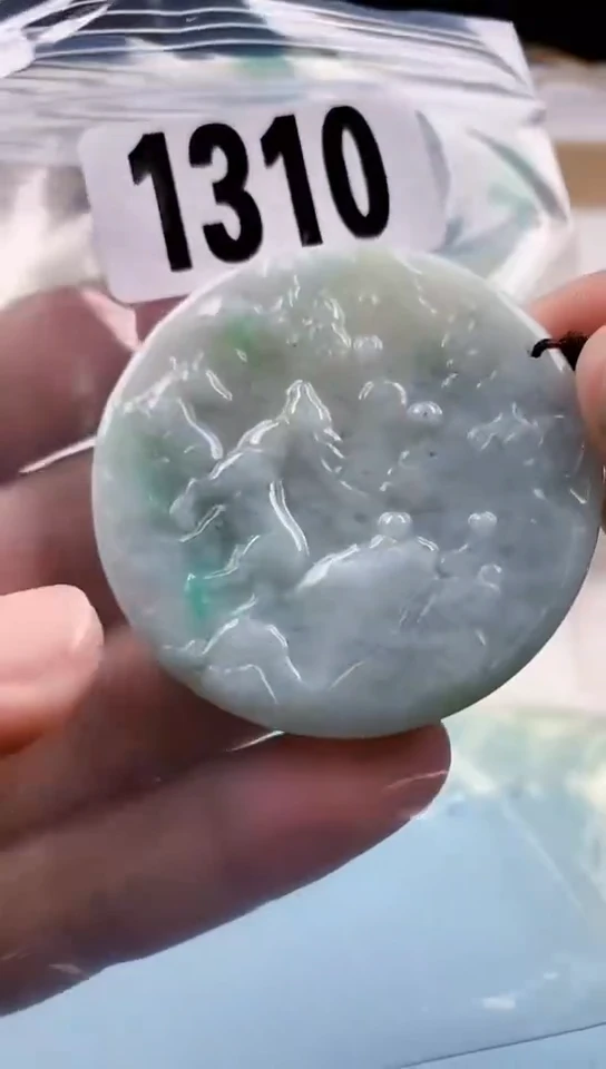 【闪购商品】翡翠挂件未镶嵌天然翡翠吊坠挂件