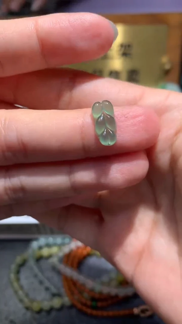 未镶嵌定制翡翠毛货