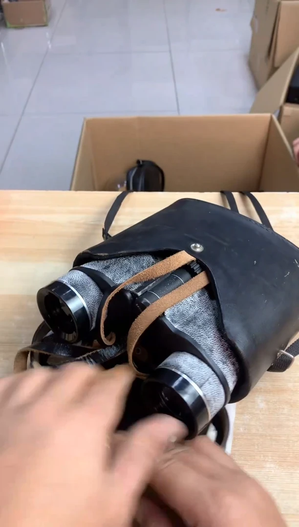 潮***社默认微瑕，no退no换，介意勿拍