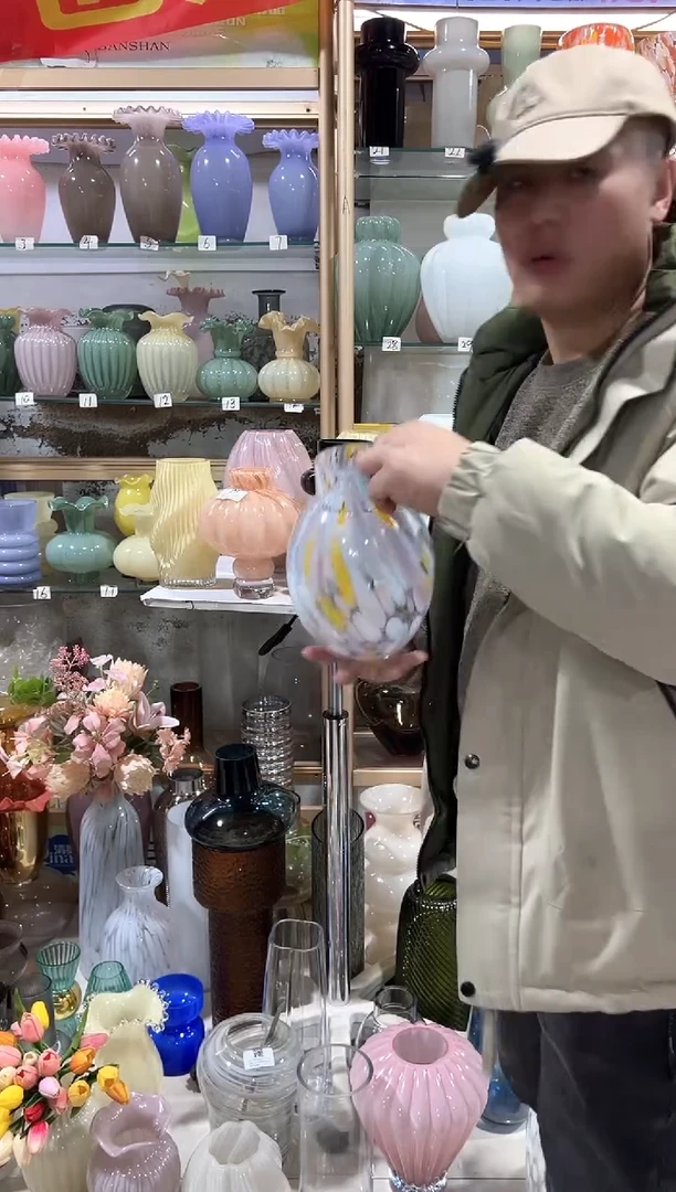 【闪购商品】无铅玻璃粉色彩点小口花瓶